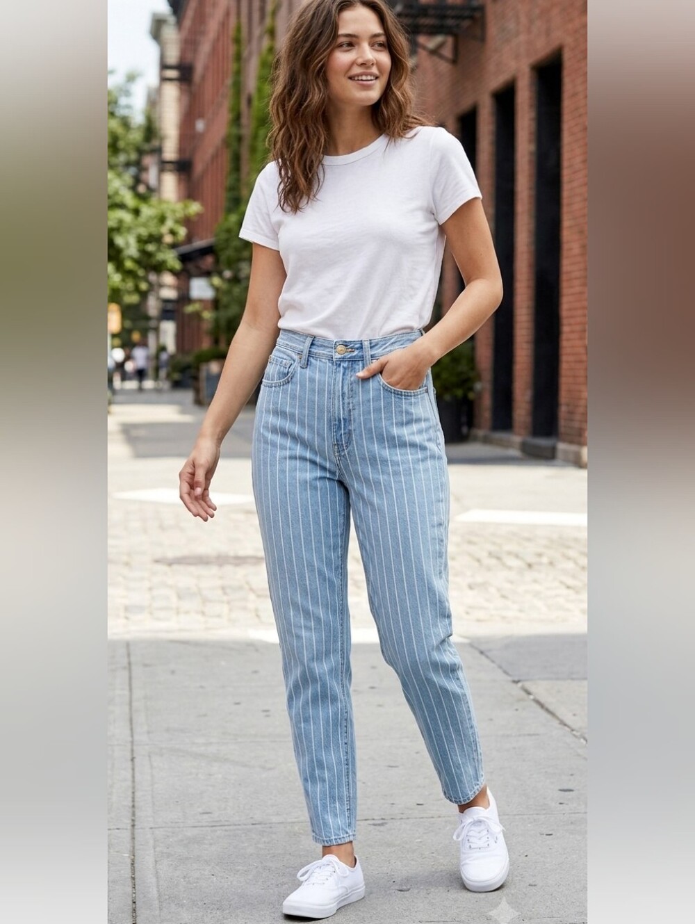 American Eagle Outfitters Pin Striped Mom Jeans  Size 6